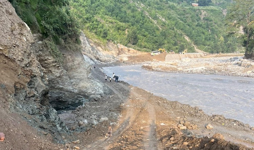 बिपी राजमार्गमा १५ दिनसम्म रात्री सवारी साधन चलाउन बन्द