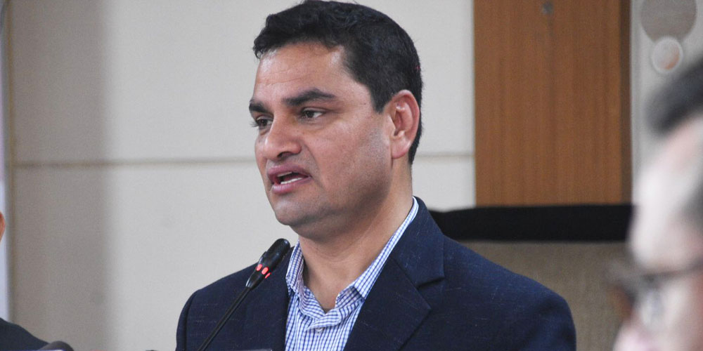 स्वास्थ्य बीमामा राष्ट्रसेवक आबद्ध गराउन स्वास्थ्यमन्त्रीको पहल