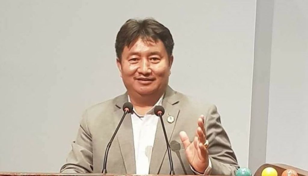 दलको नेताबाट हटे पनि मुख्यमन्त्री पदबाट राजीनामा दिन्नँः मुख्यमन्त्री लामा