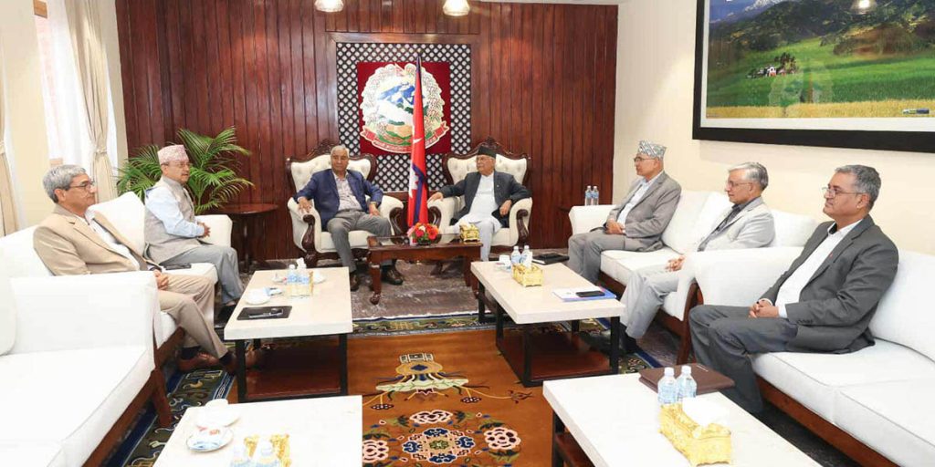 कांग्रेस-एमालेका शीर्ष नेताहरुबीच बालुवाटारमा छलफल