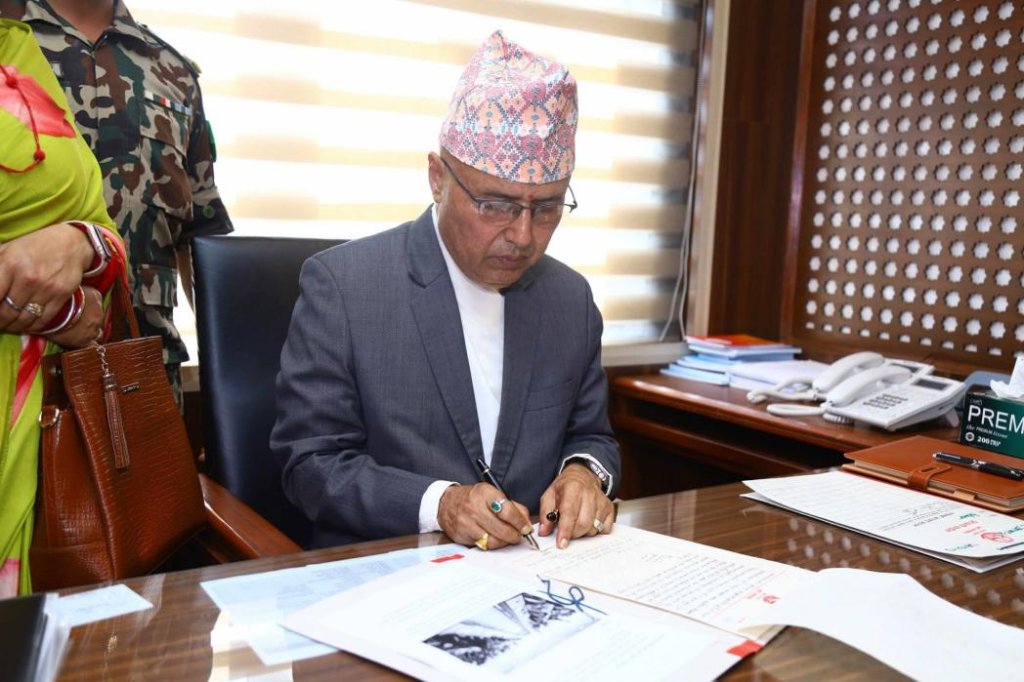 अर्थमन्त्री खनालको पदभार ग्रहण, टुक्रे आयोजना कार्यान्वयन नगर्ने