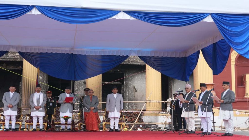 खण्डहर शीतलनिवासमा नवनियुक्त तीन मन्त्रीको शपथ
