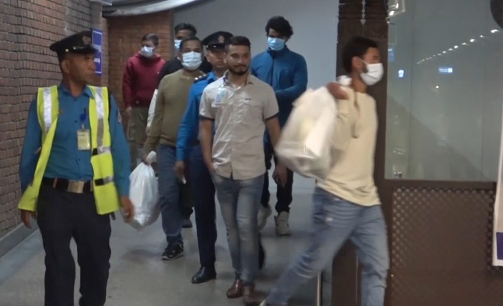 अमेरिकाले डिपोर्ट गरेका १९ जना नेपाली काठमाडौं आइपुगे