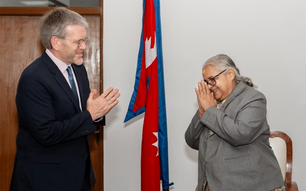 प्रधानमन्त्री कार्कीलाई अमेरिकी राजदूत थम्पसनको बधाई