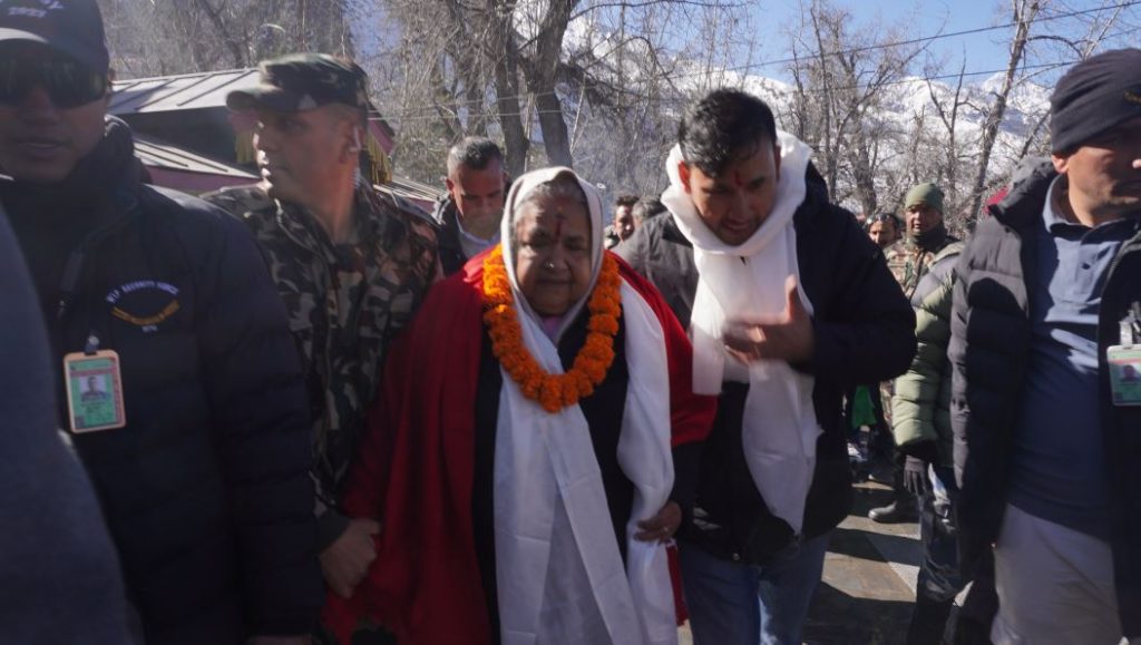 प्रधानमन्त्री कार्कीद्वारा निर्वाचन सुरक्षा भ्रमणको क्रममा मुक्तिनाथको दर्शन