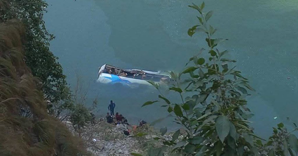 तामाकोशी बस दुर्घटनामा मृतकको संख्या १२ पुग्यो