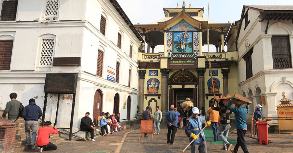 महाशिवरात्रि नजिकिएसँगै पशुपतिनाथमा रंगरोगन र सरसफाइ सुरु