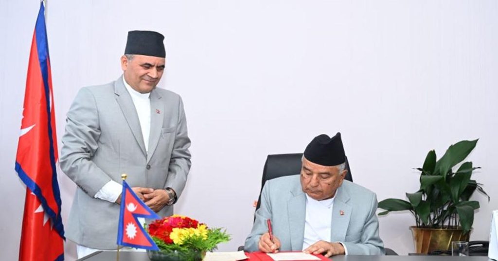 संसद रोकेर सरकारले ल्यायो दुई अध्यादेश