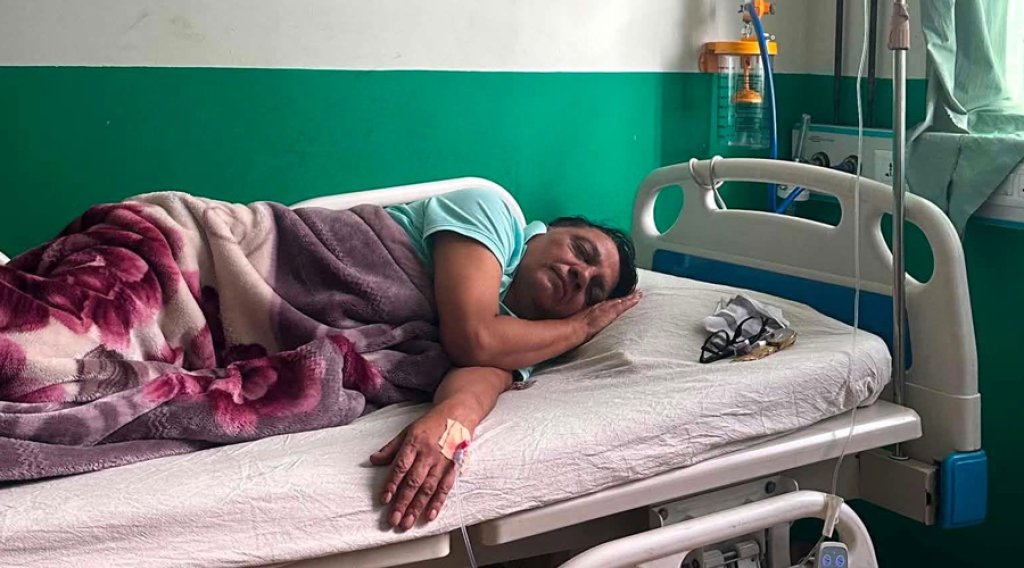 एमाले अधक्ष ओलीको भेट्न गुण्डु पुगेका थपलिया अस्पताल भर्ना